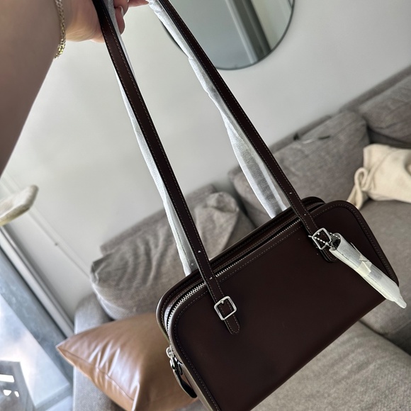 Coach Swing Zip - Picture 6 of 6